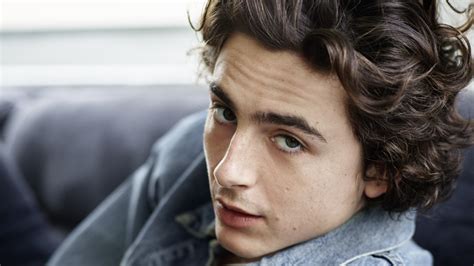 attore pubblicita chanel bleu|Intervista a Timothée Chalamet, nuovo volto di Bleu de Chanel.